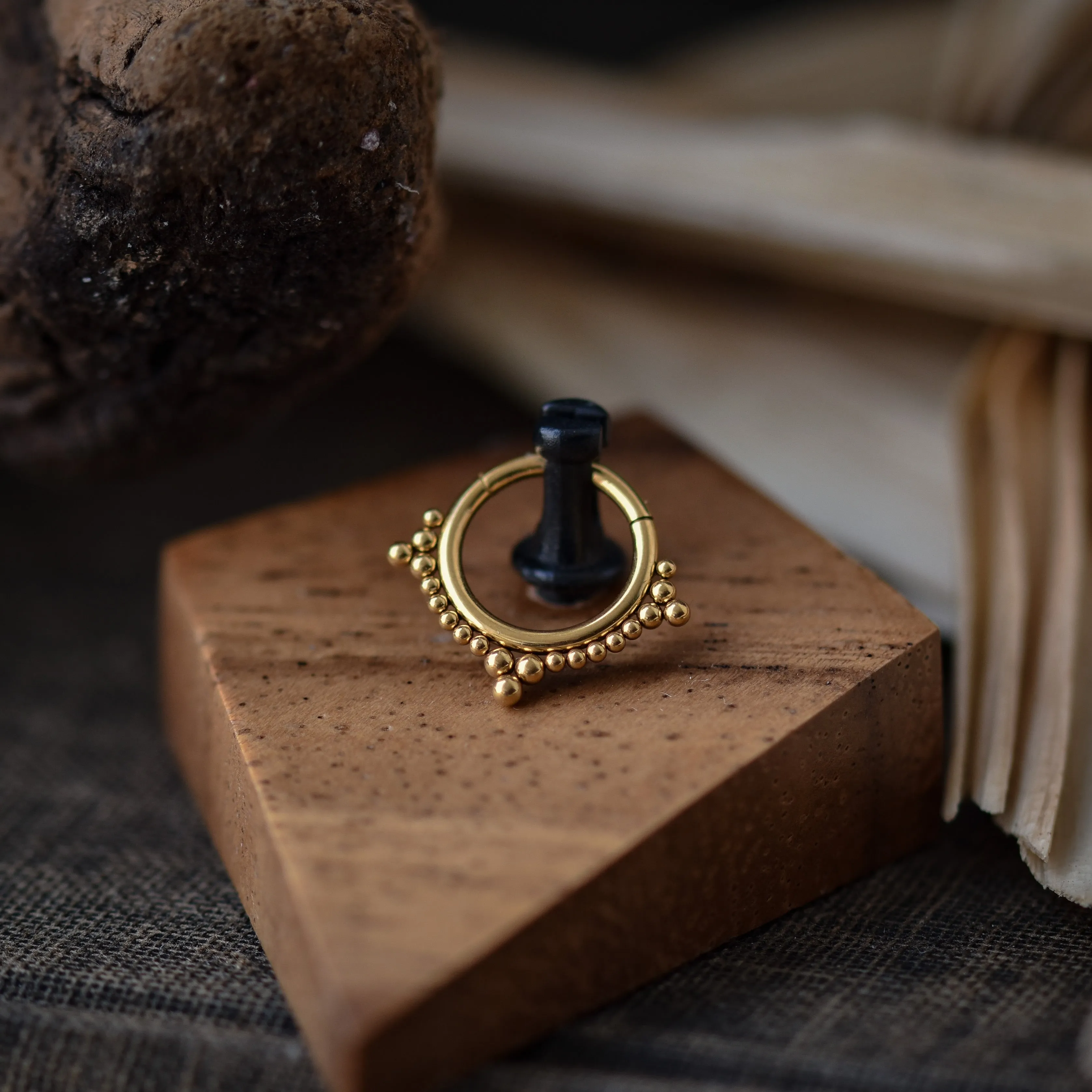 Golden Liva Piercing Ring