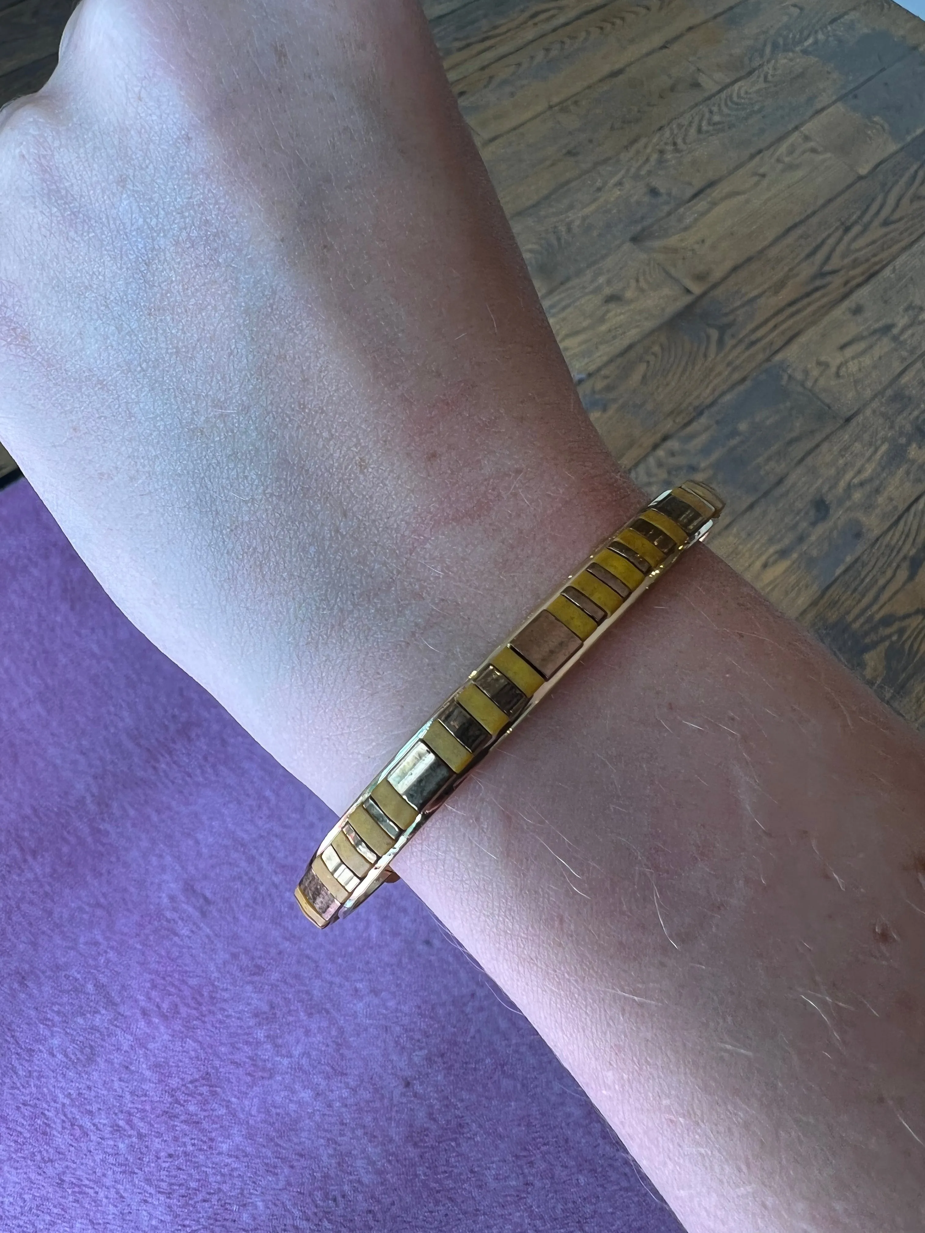 Sandy Hyun Gold Stripe Bangle