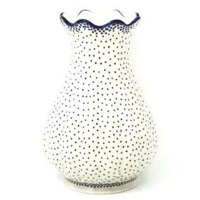 Scalloped Vase in Simple Elegance